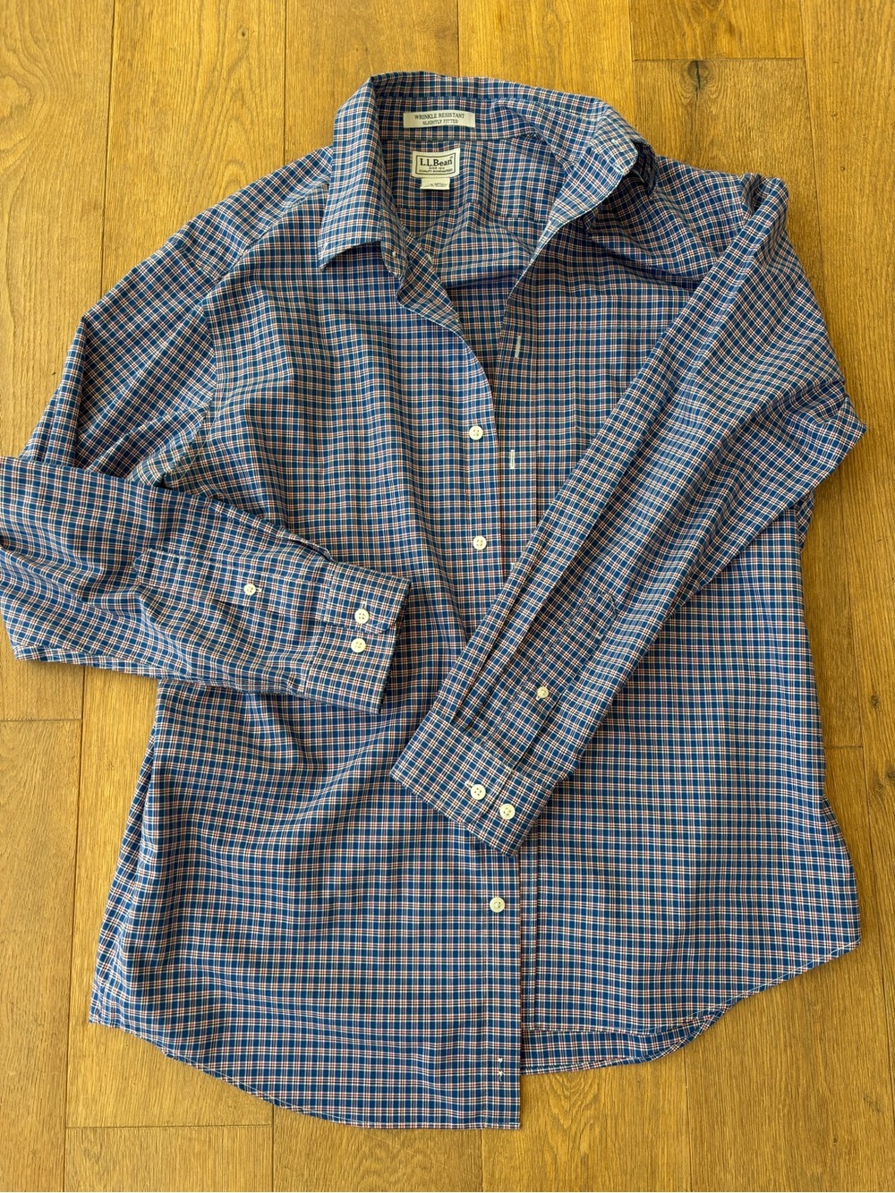 L.L. Bean Men's Wrinkle Resistant Button-Down Shirt | L | Slightly Fitted